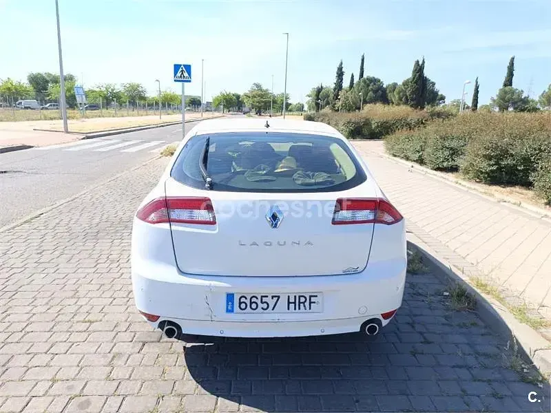 Usado Renault Laguna III Dynamique 130 CV (95 kW) 2013 Blanco Berlina