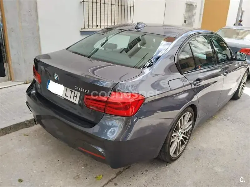 Usado BMW 318 150 CV (110 kW) 2017 Gris / plata Berlina