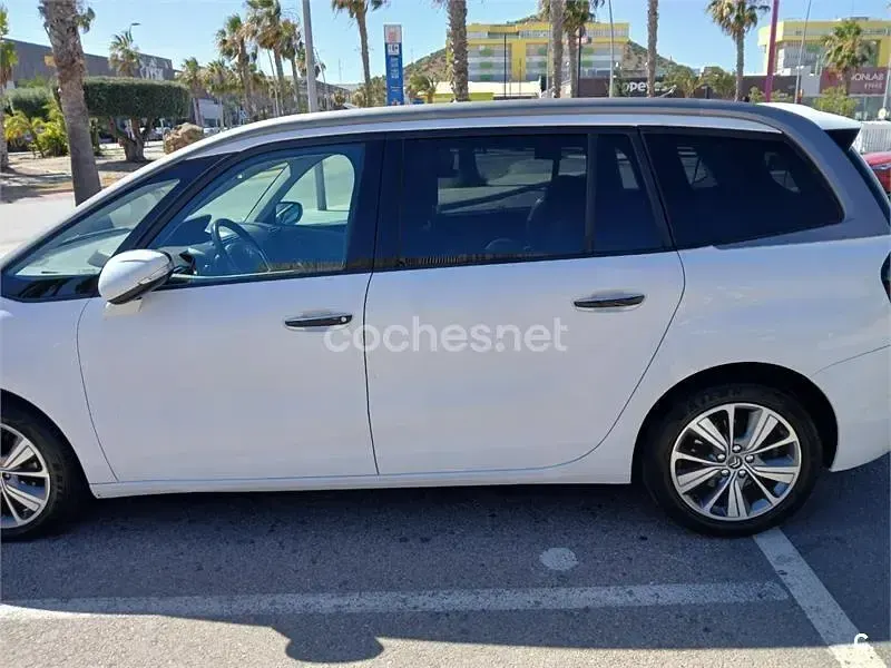 Usado Citroën Grand C4 Picasso Intensive 115 CV (84 kW) 2014 Blanco Monovolumen