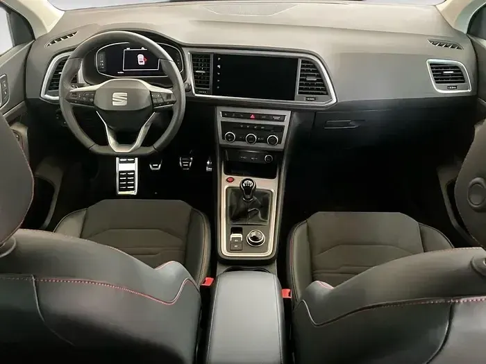 Usado Seat Ateca FR 115 CV (84 kW) 2025 Gris SUV