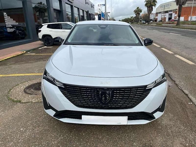 Usado Peugeot 308 SW Allure 136 CV (100 kW) 2024 Blanco Familiar