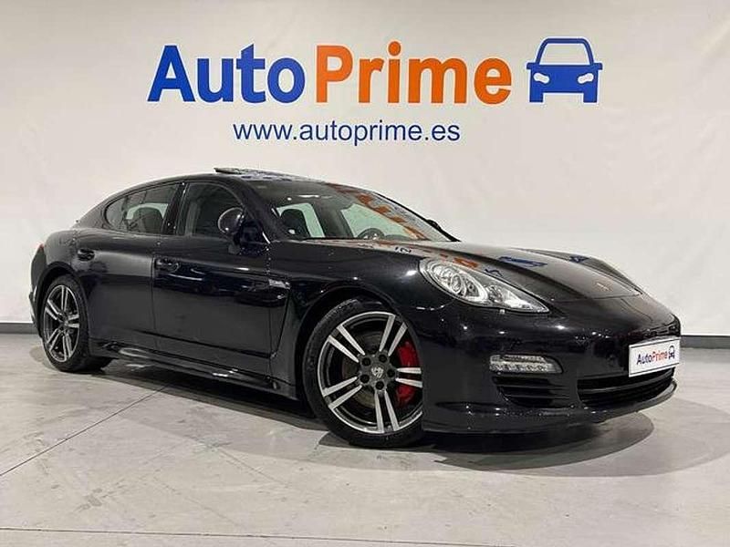 Begagnad Porsche Panamera 250 HK (183 kW) 2012 Svart Halvkombi