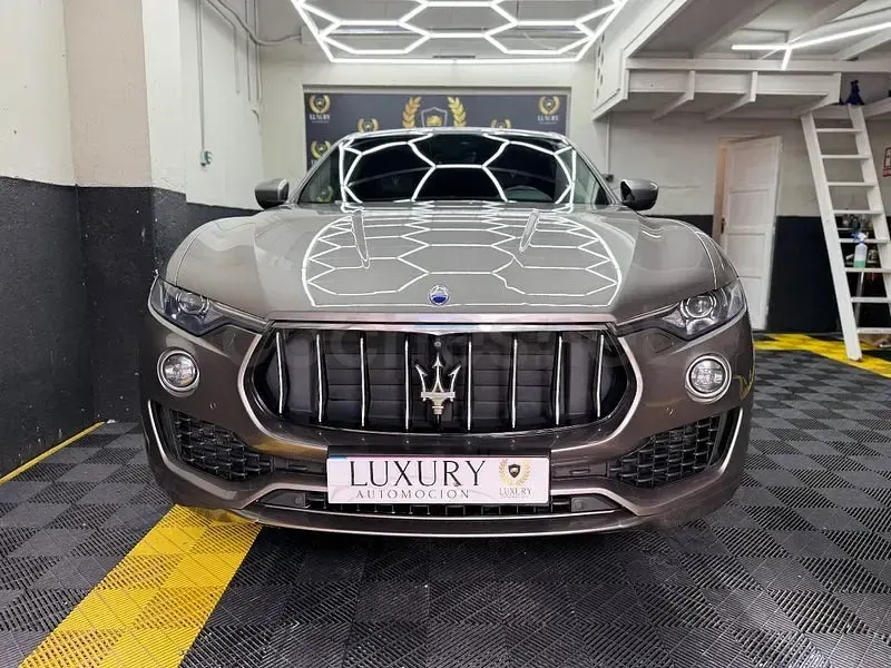 Usado Maserati Levante 275 CV (202 kW) 2017 Beige SUV
