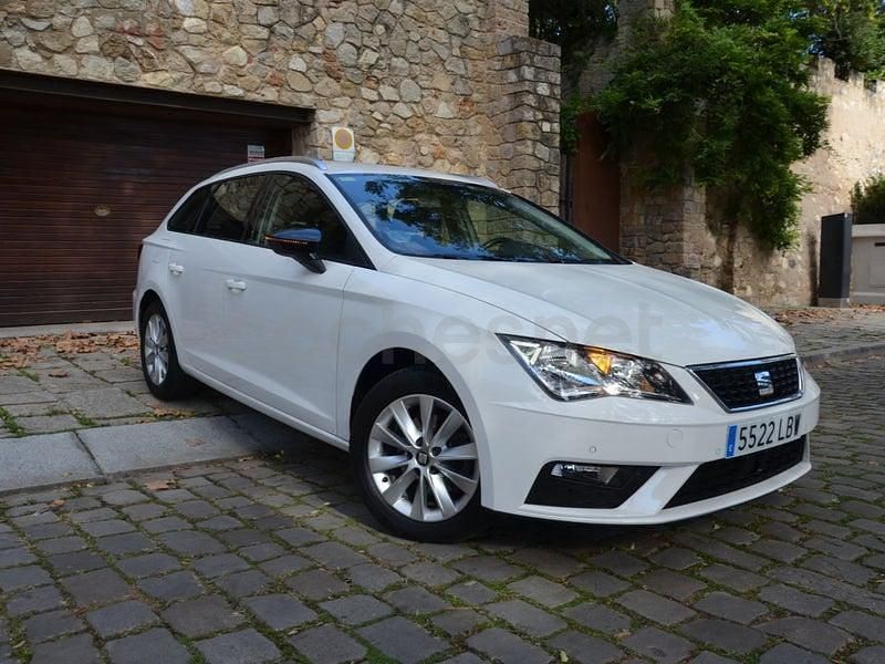 Usado Seat Leon Style 115 CV (84 kW) 2019 Blanco Familiar