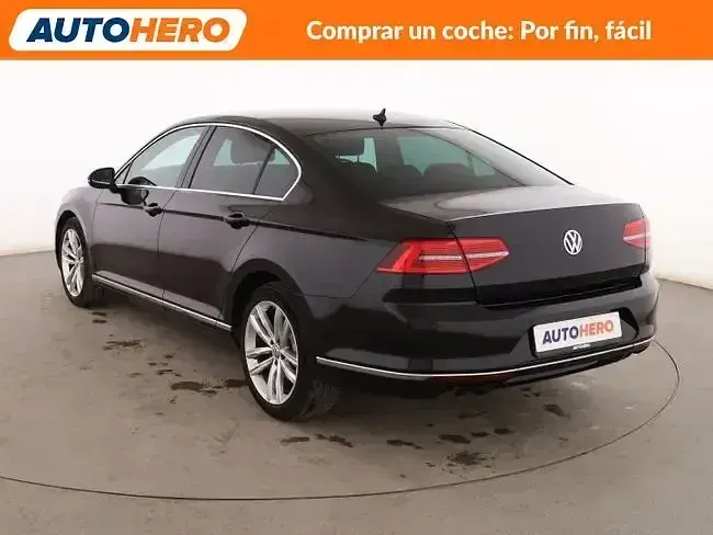 Usado VW Passat Sport 190 CV (139 kW) 2016 Negro Berlina