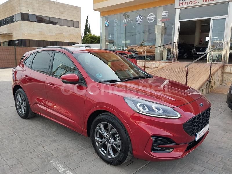 Rojo Usado 2022 Ford Kuga ST-Line SUV | 19.900 € (Precio justo) - Imagen 1/4