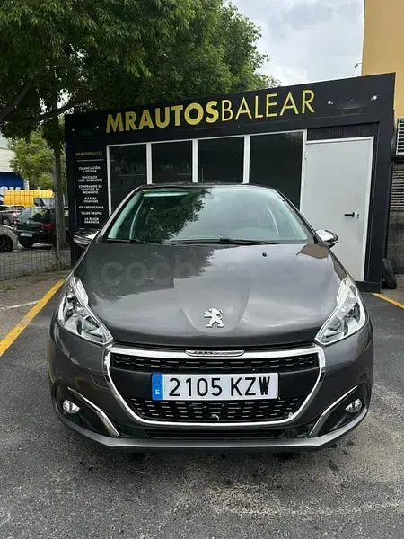 Usado Peugeot 208 Signature Sky 82 CV (60 kW) 2019 Gris / plata Utilitario