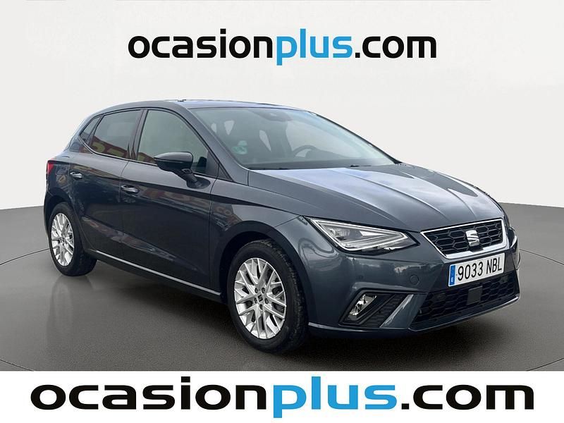 Usado Seat Ibiza FR 115 CV (84 kW) 2025 Gris Utilitario