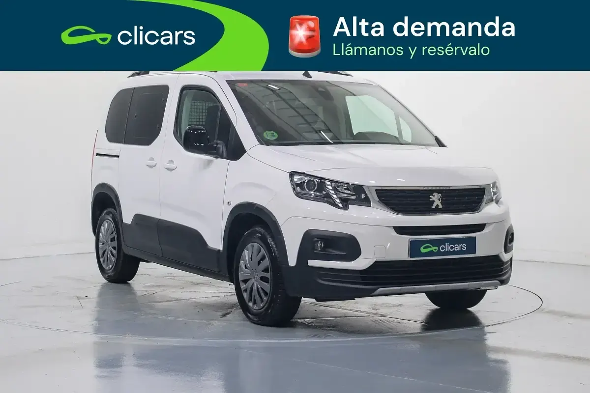 Usado Peugeot Rifter Allure 100 CV (73 kW) 2022 Blanco Monovolumen