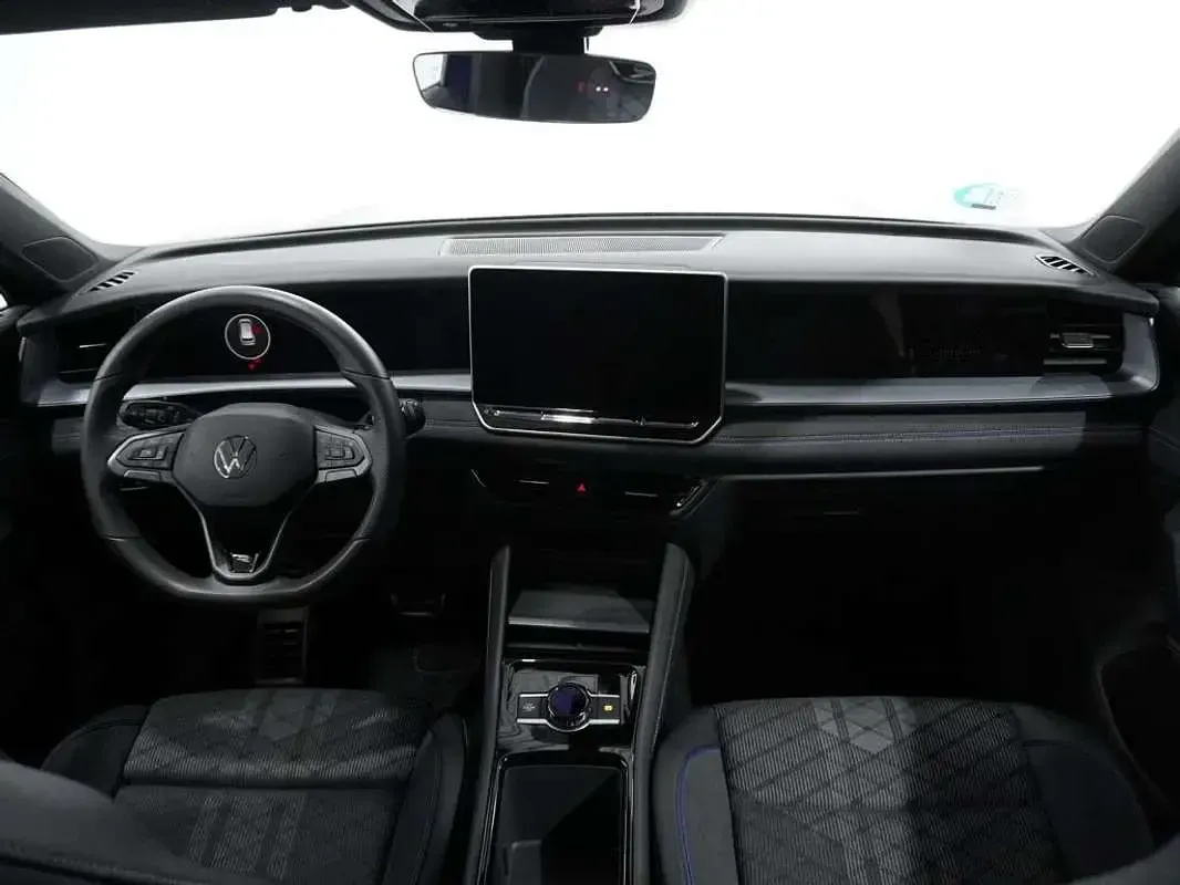 Usado VW Tayron R-line 150 CV (110 kW) 2025 Burdeos SUV