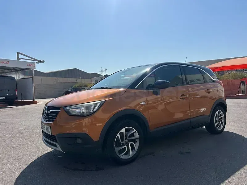 Usado Opel Crossland X Excellence 120 CV (88 kW) 2018 Naranja SUV
