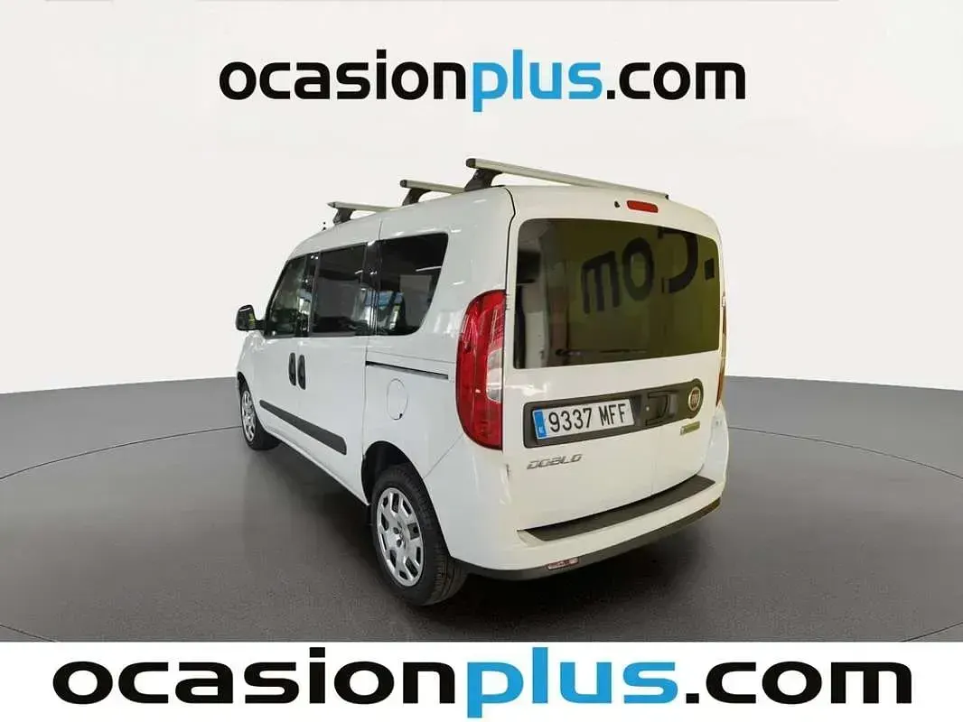 Usado Fiat Doblò 90 CV (66 kW) 2023 Blanco Monovolumen