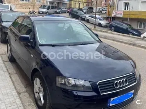 Usado Audi A3 Ambition 102 CV (75 kW) 2004 Negro Utilitario