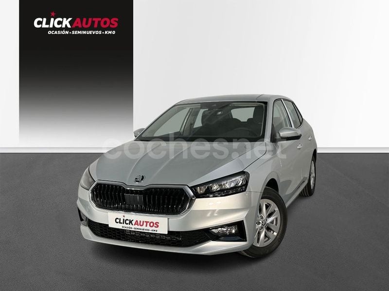 Gris / plata Usado 2024 Skoda Fabia Ambition Utilitario | 17.050 € (Un poco caro) - Imagen 1/4