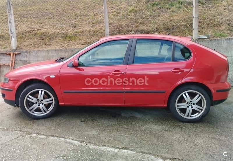 Rojo Usado 2002 Seat Leon Berlina | 2500 € (Precio justo) - Imagen 1/4