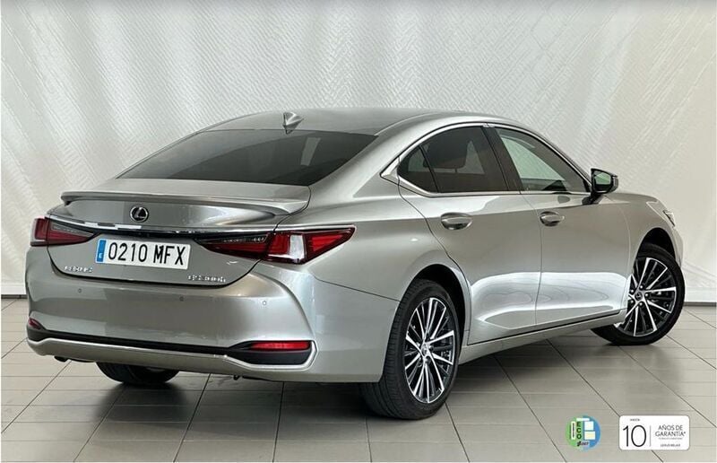 Usado Lexus ES300H 218 CV (160 kW) 2023 Gris Berlina