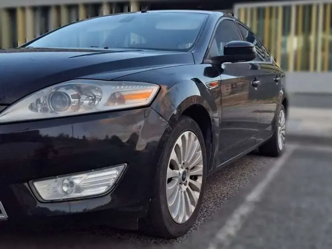 Usado Ford Mondeo Titanium 140 CV (102 kW) 2009 Negro Berlina