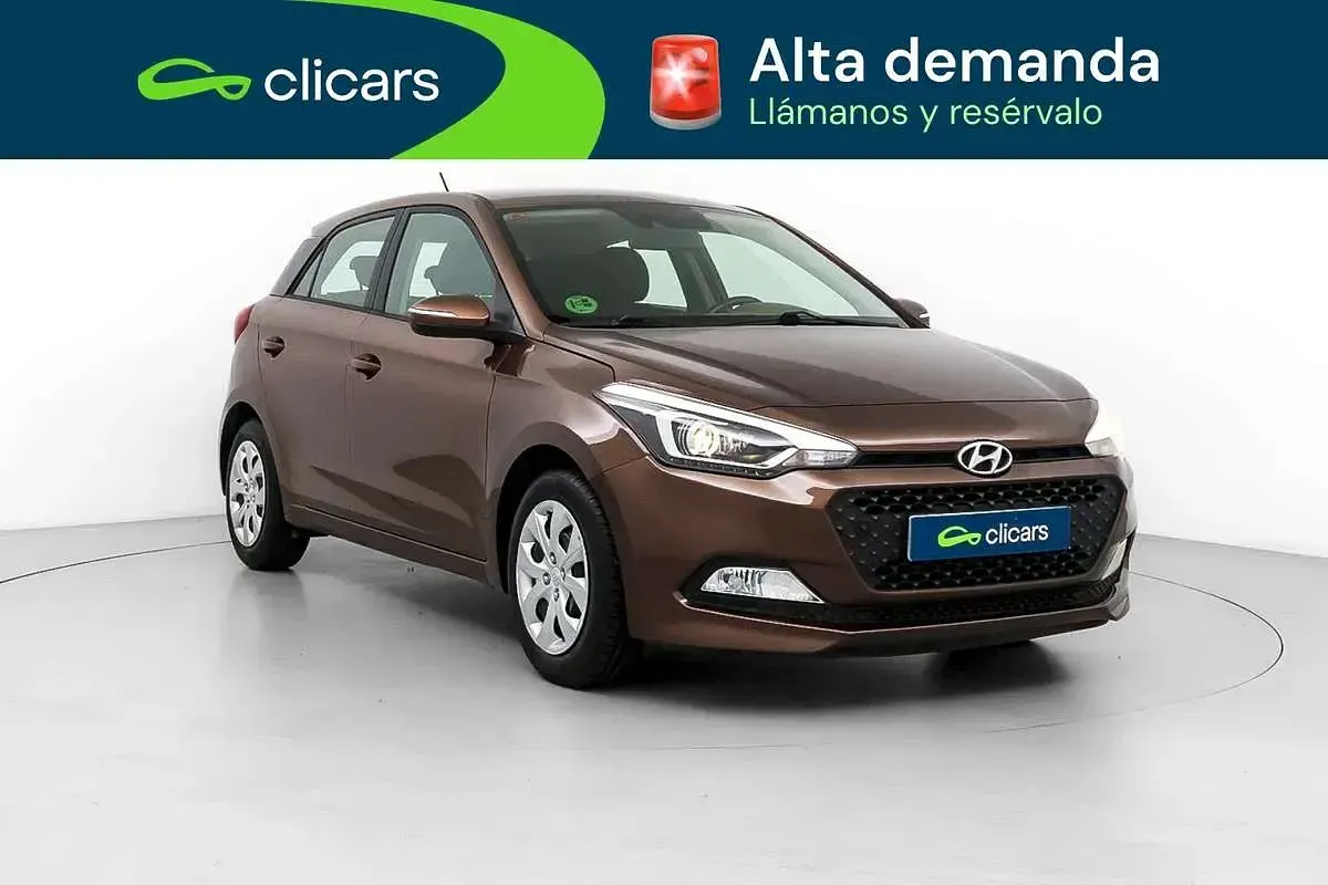 Usado Hyundai i20 84 CV (61 kW) 2016 Marrón Utilitario
