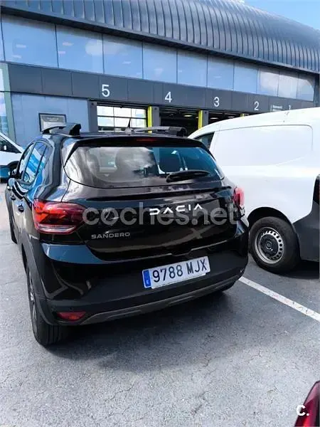 Używany Dacia Sandero Expression 101 KM (74 kW) 2023 Czarny Sedan/Limuzyna