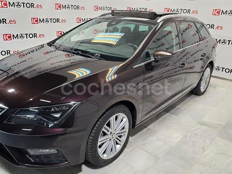 Usado Seat Leon Style 150 CV (110 kW) 2017 Violeta / lila Berlina
