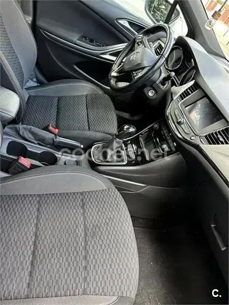 Usado Opel Astra 110 CV (80 kW) 2021 Blanco Berlina