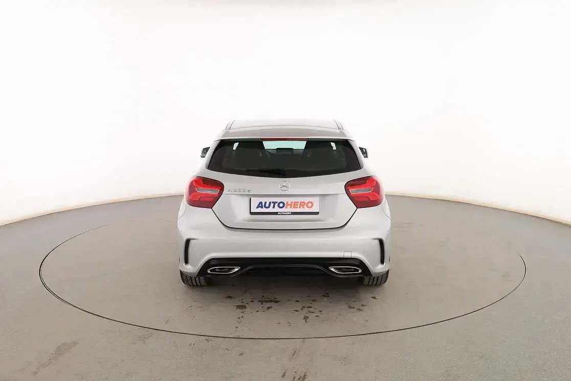 Usado Mercedes A200 AMG 135 CV (99 kW) 2016 Gris Berlina