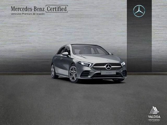 Usado Mercedes A180 AMG line 116 CV (85 kW) 2021 Gris montaña