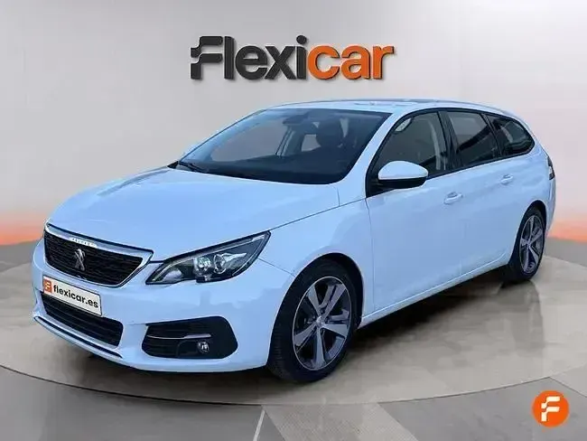 Usado Peugeot 308 SW Access 100 CV (73 kW) 2018 Blanco Familiar