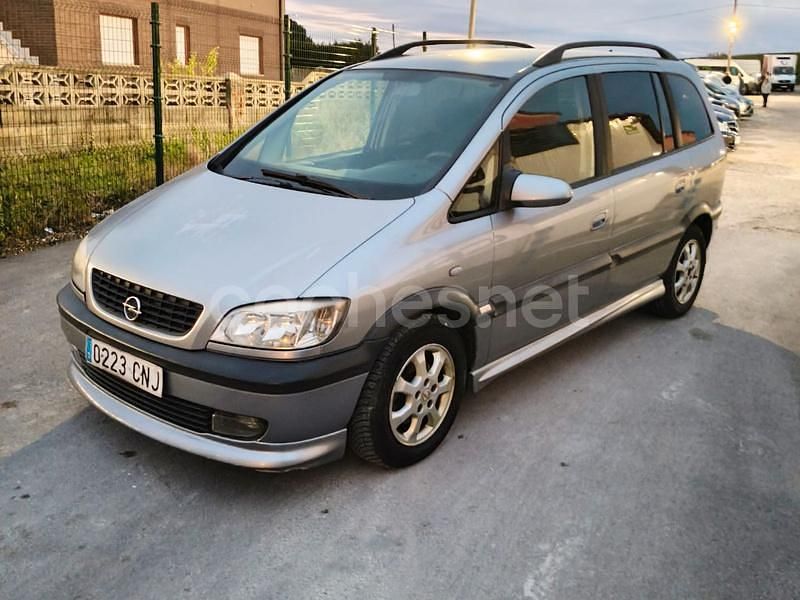 Usado Opel Zafira Club 100 CV (73 kW) 2003 Gris / plata Monovolumen