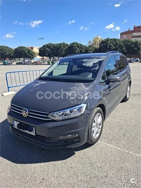 Usado VW Touran Sportline 150 CV (110 kW) 2021 Gris / plata Monovolumen