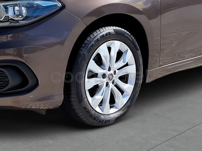 Usado Fiat Tipo Business 95 CV (69 kW) 2017 Marrón Familiar