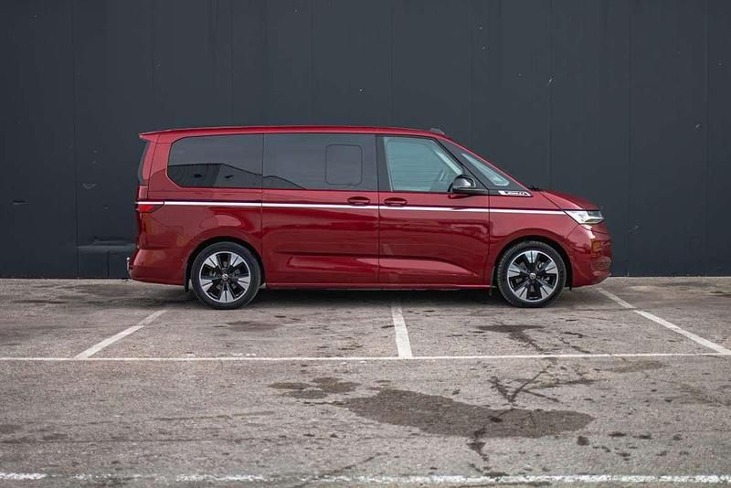 Usado VW Multivan Style 150 CV (110 kW) 2025 Rojo Van