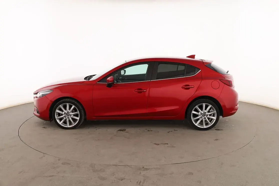 Usado Mazda 3 Luxury 120 CV (88 kW) 2017 Rojo Berlina