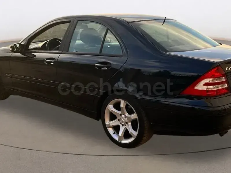 Usado Mercedes C220 Sport Edition 150 CV (110 kW) 2007 Negro Berlina