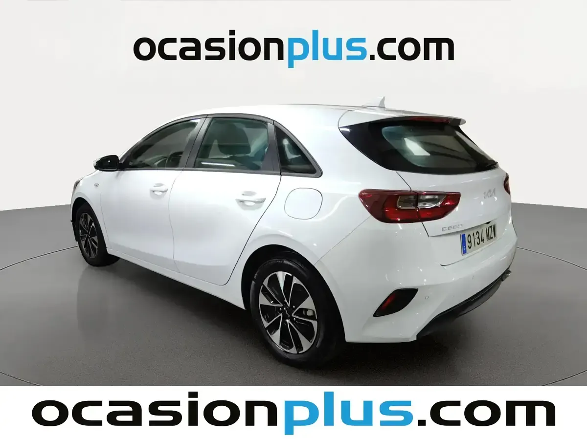 Usado Kia Ceed 100 CV (73 kW) 2025 Blanco Utilitario