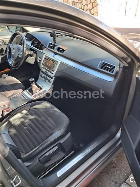 Usado VW Passat Edition 140 CV (102 kW) 2012 Beige Berlina