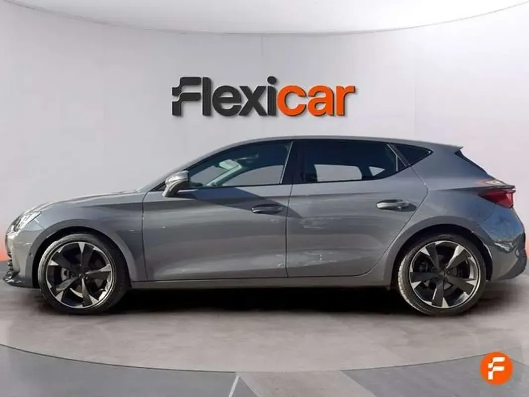 Usado Cupra Leon 190 CV (139 kW) 2024 Gris Utilitario