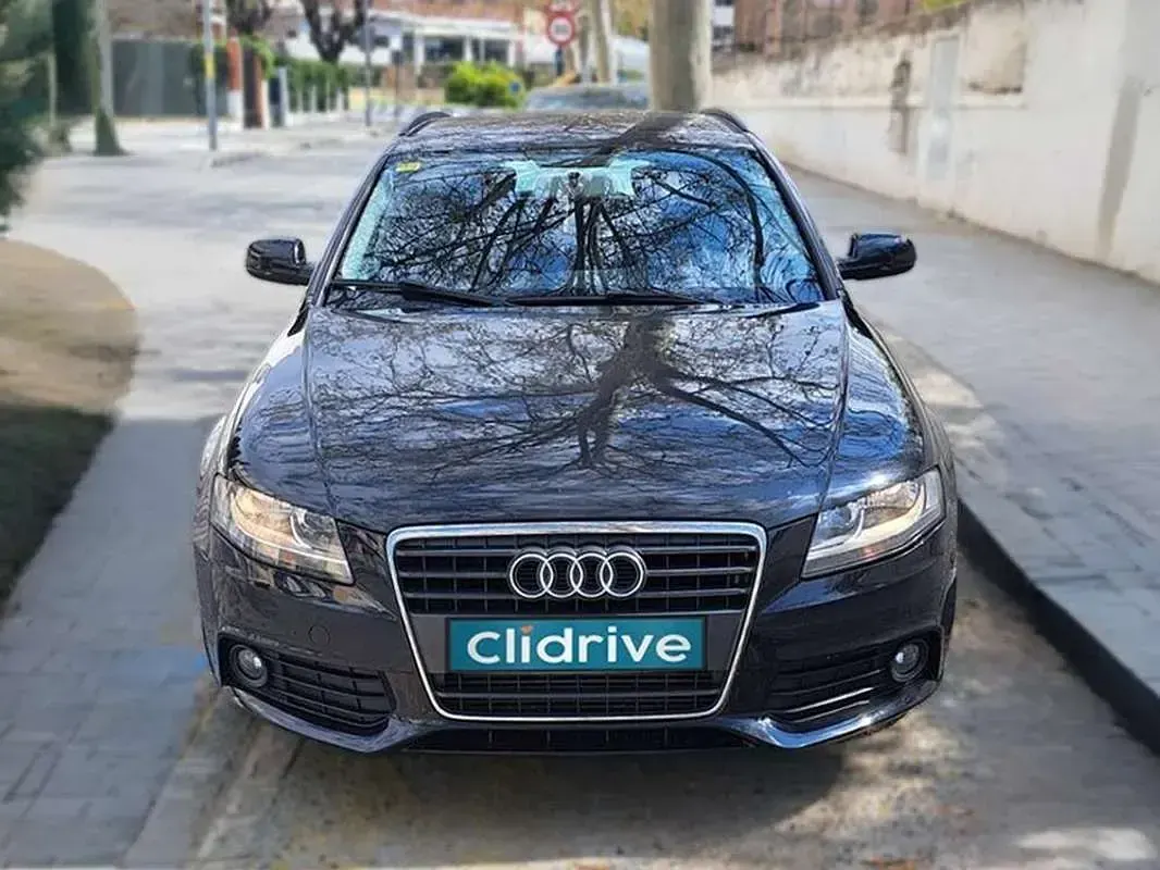Usado Audi A4 Premium 140 CV (102 kW) 2010 Negro Familiar