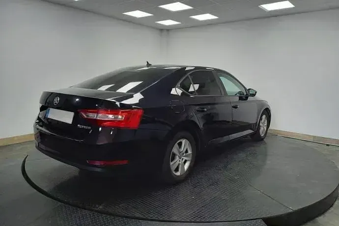 Usado Skoda Superb 150 CV (110 kW) 2018