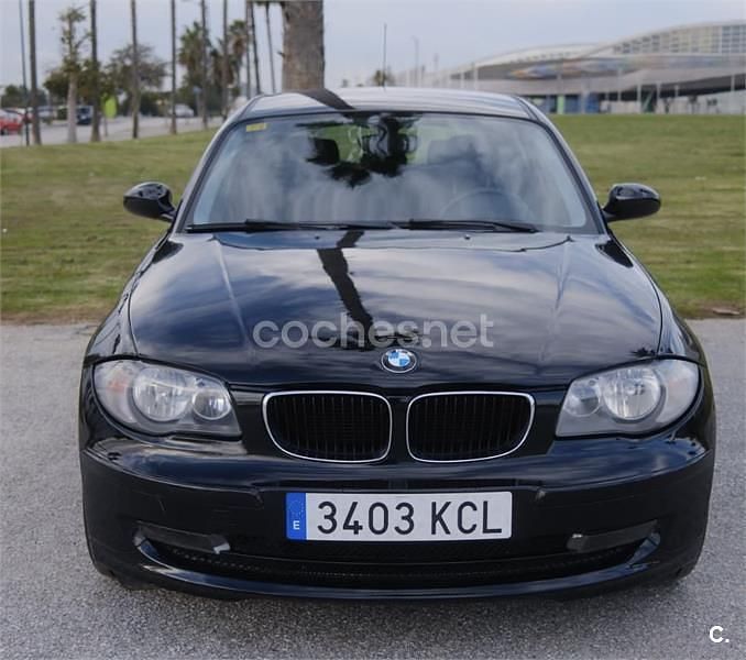 Usado BMW 118 122 CV (89 kW) 2008 Negro Utilitario