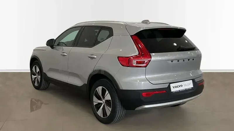 Usado Volvo XC40 Core 163 CV (119 kW) 2025 Gris / plata SUV