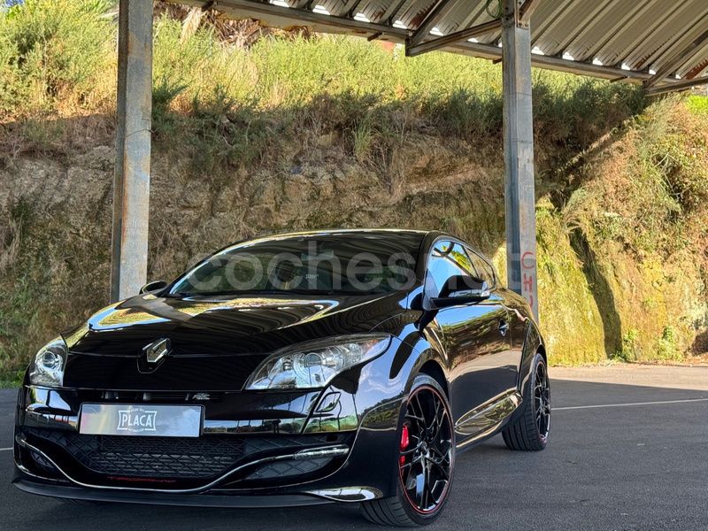 Negro Usado 2012 Renault Mégane III R.S. Berlina | 23.500 € - Imagen 1/4