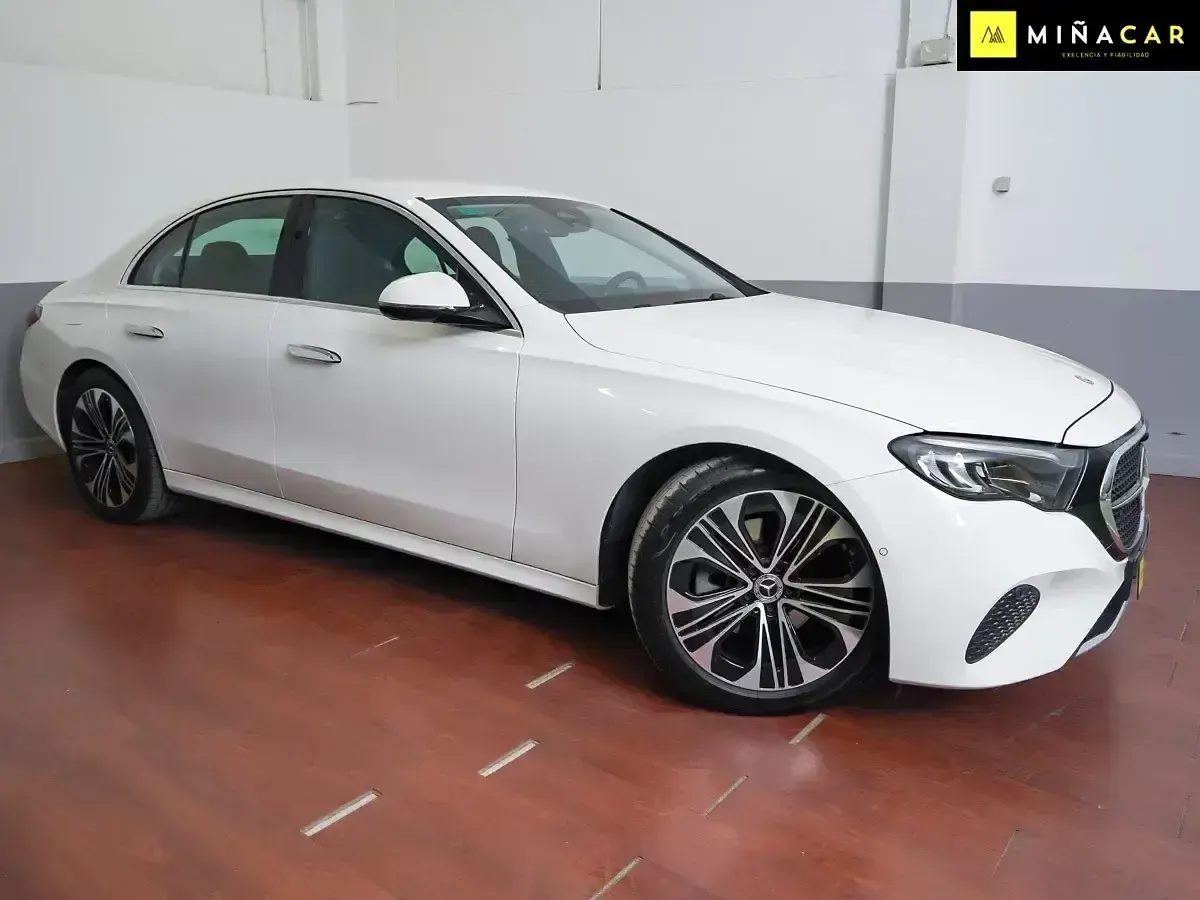 Usado Mercedes E220 197 CV (144 kW) 2024 Blanco Berlina