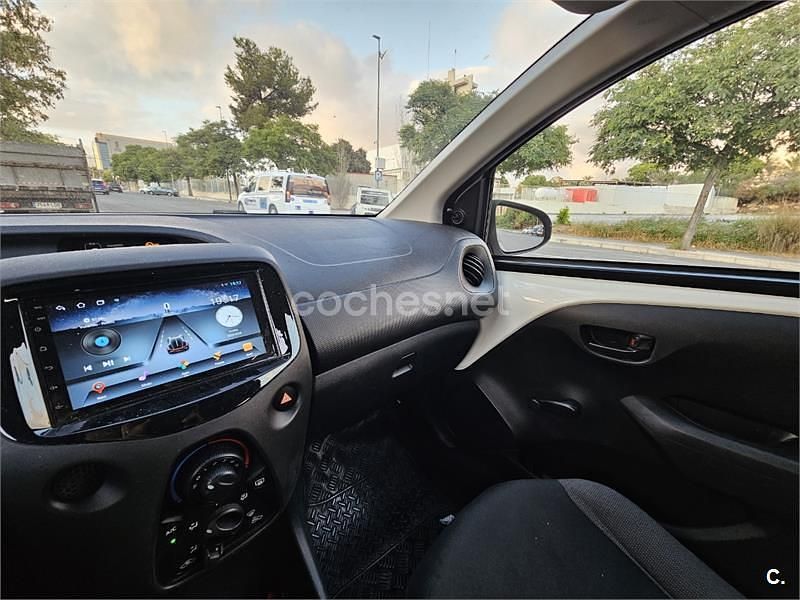 Usado Citroën C1 PureTech 82 CV (60 kW) 2018 Blanco Utilitario