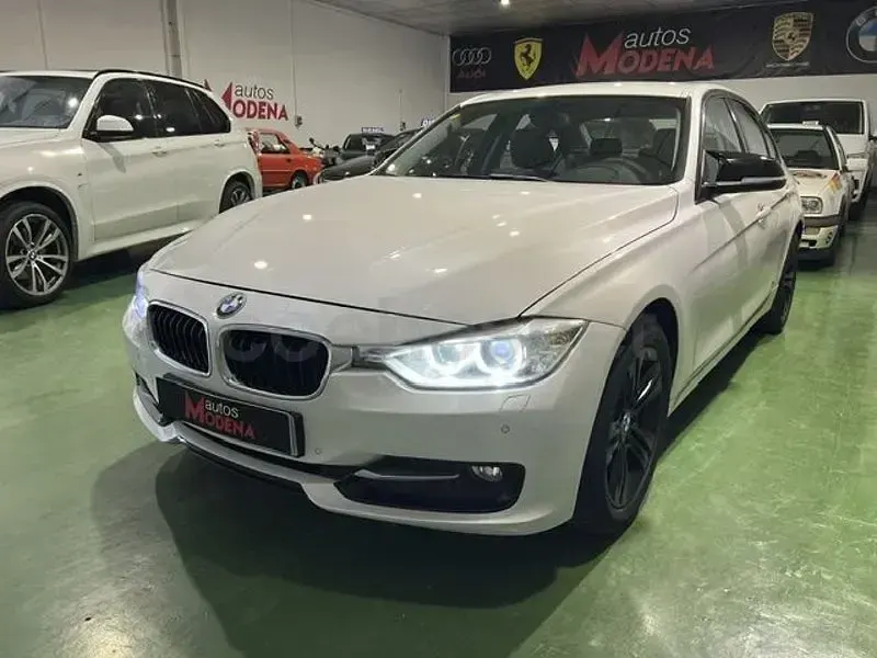 Usado BMW 318 Sport Line 150 CV (110 kW) 2015 Blanco Berlina