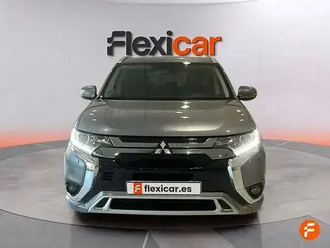 Usado Mitsubishi Outlander P-HEV Motion 224 CV (164 kW) 2020 Gris