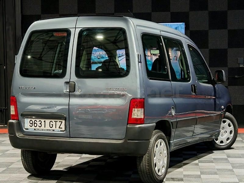 Usado Peugeot Partner Tepee 75 CV (55 kW) 2010 Gris / plata Monovolumen