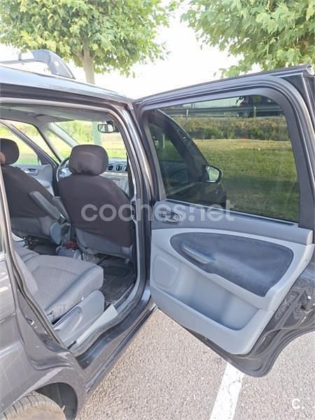 Usado Ford Galaxy Ghia 140 CV (102 kW) 2007 Gris / plata Monovolumen