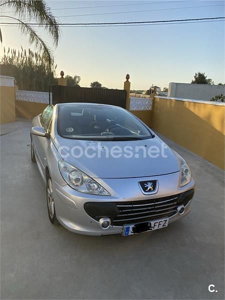 Usado Peugeot 307 CC 136 CV (100 kW) 2006 Gris / plata Descapotable
