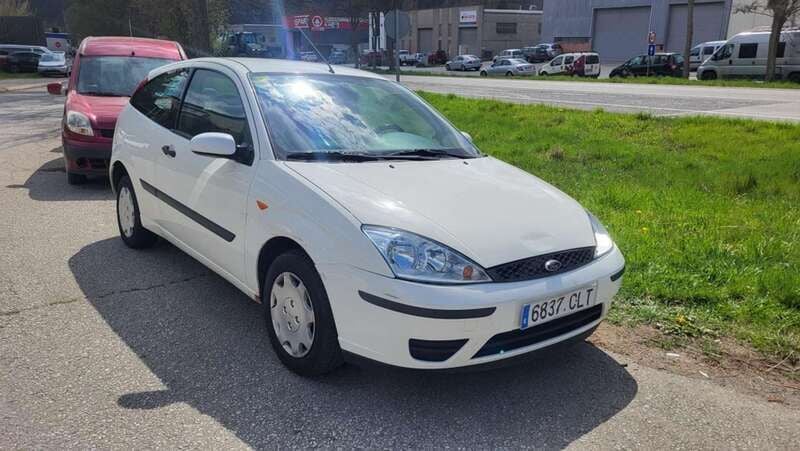 Blanco Usado 2003 Ford Focus Utilitario | 3150 € - Imagen 1/4